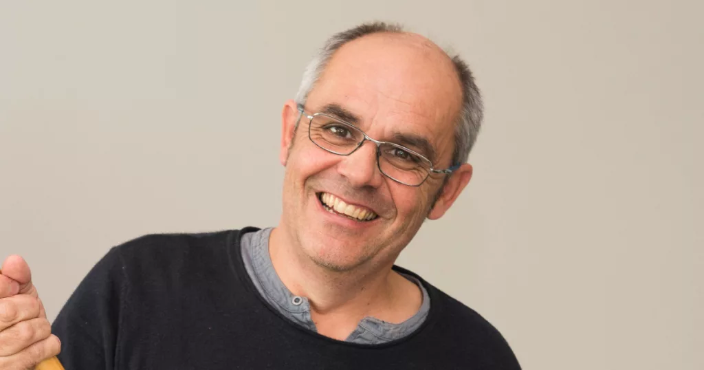 Olivier Ragueneau is research director in the French national research center (CNRS) in Brest, and coordinator of the Zones Ateliers network.